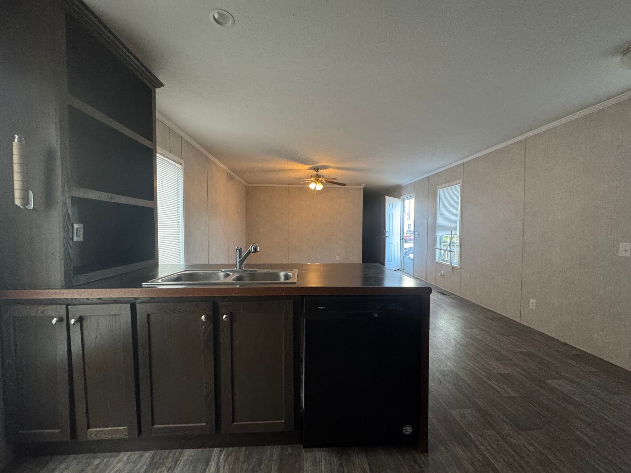 Building Photo - 4477 Goldenrod Dr