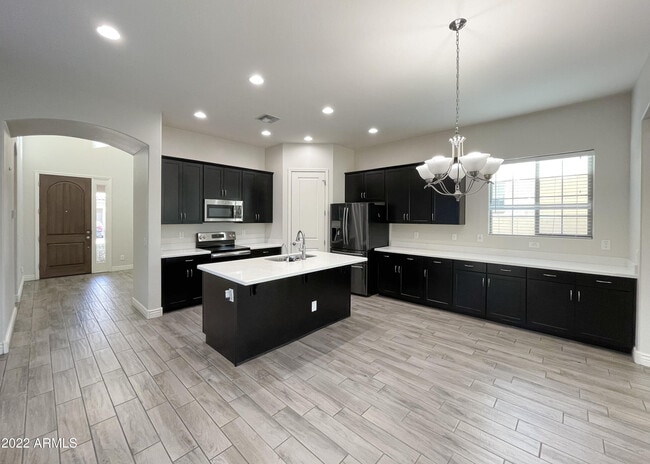 Building Photo - 2902 E Ebony Dr