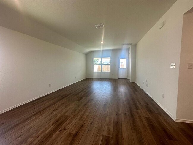 Building Photo - 453 Alamito Ave