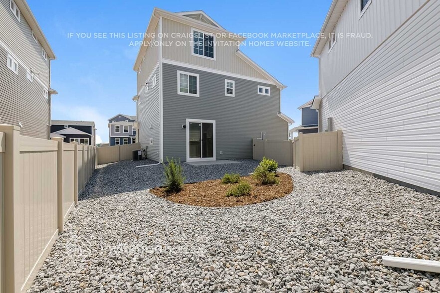 Building Photo - 3394 Pearwood Dr
