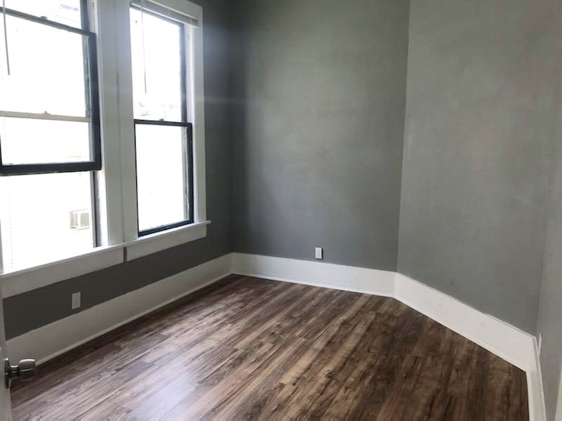 Building Photo - 2511 N Flores St