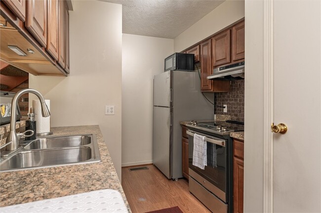 Building Photo - 87 Milrace Dr