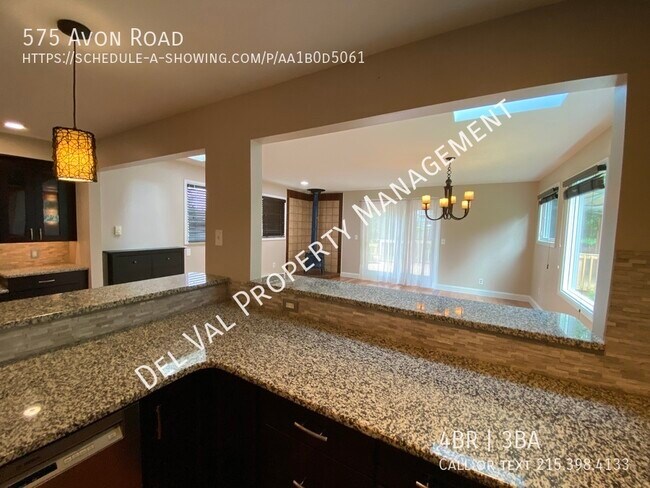 Building Photo - 575 Avon Rd