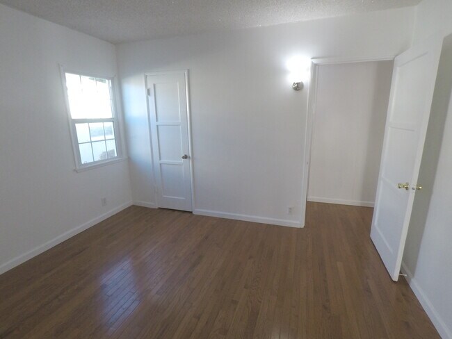 Building Photo - 4138 Commonwealth Ave