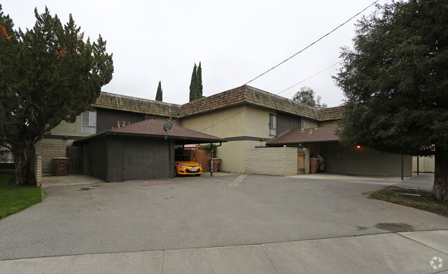 Building Photo - 5301 Demaret Ave