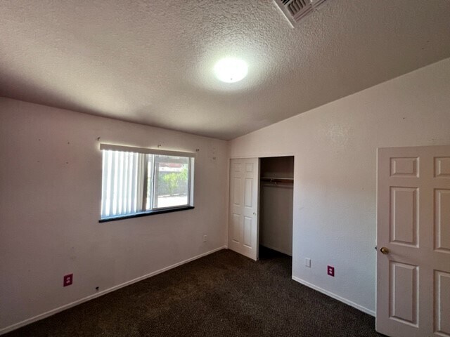 Building Photo - 2524 S Ridge Ave