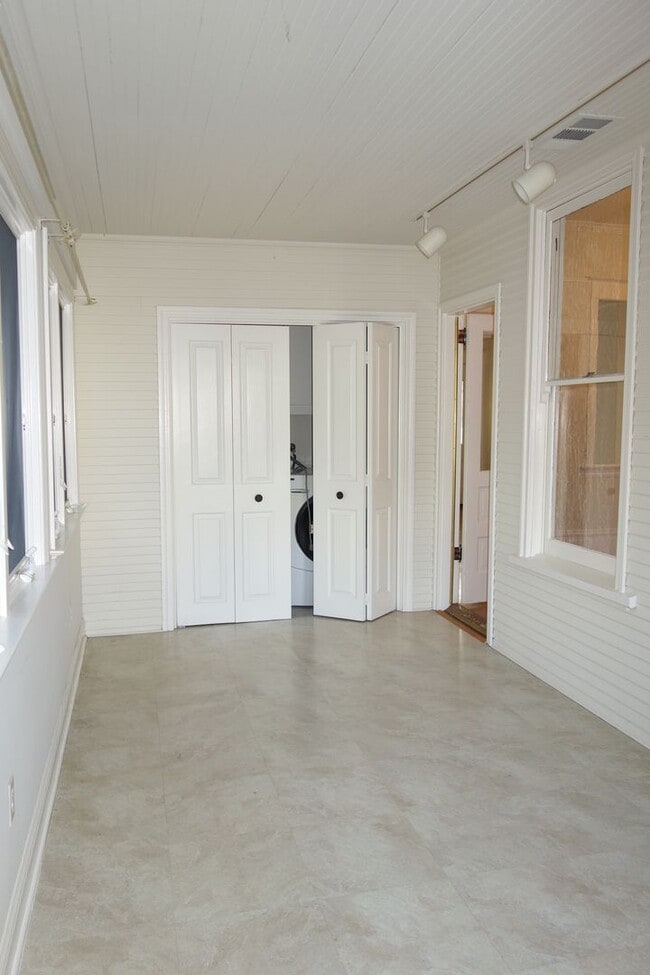 Building Photo - Charming 1910 Winters Home – 3 Bed, 2 Bath – Steps from Historic Downtown