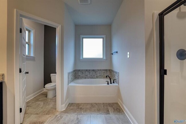 Building Photo - 12786 Juniors Dr