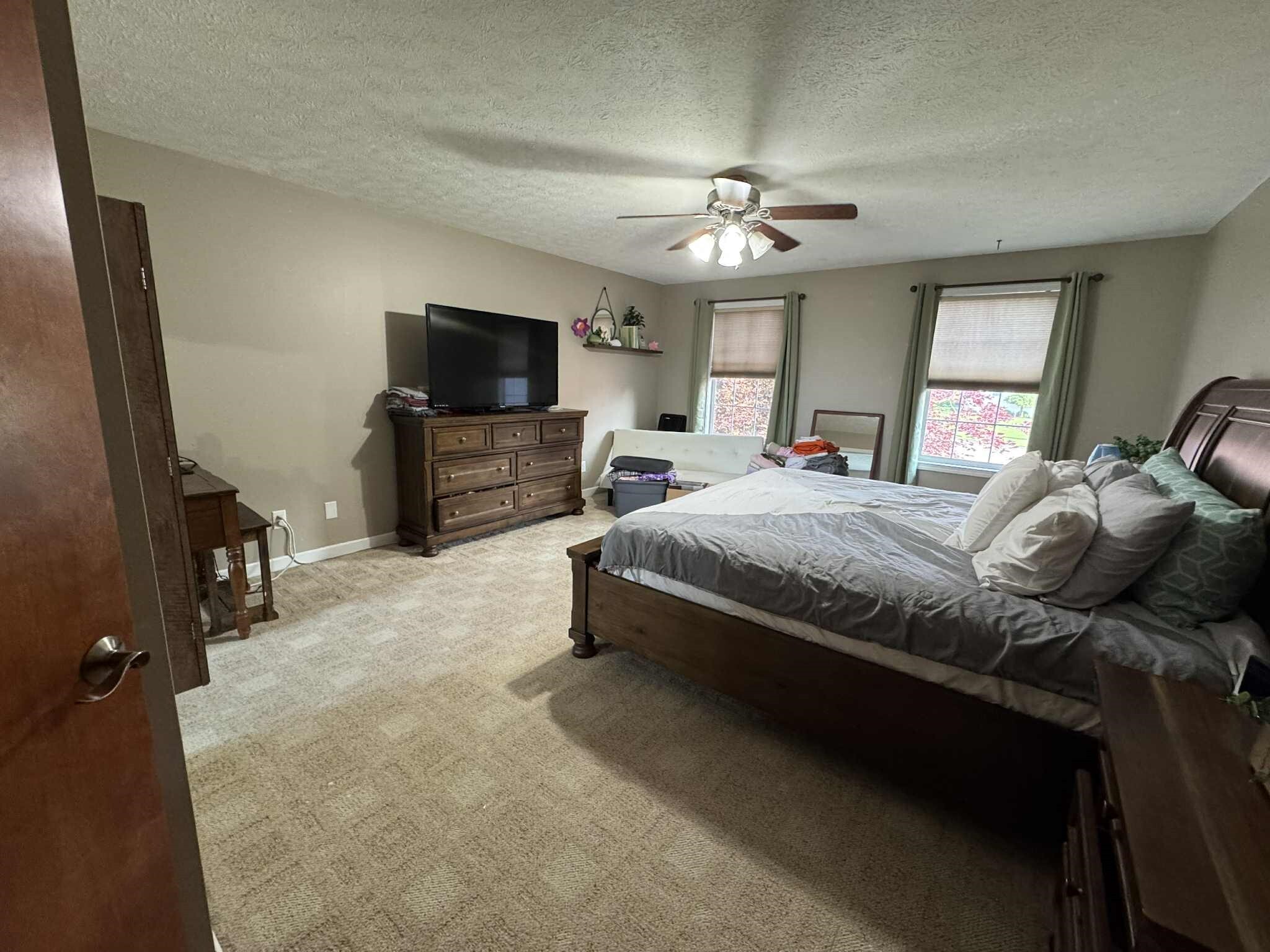Building Photo - 4 Compass Point Ct
