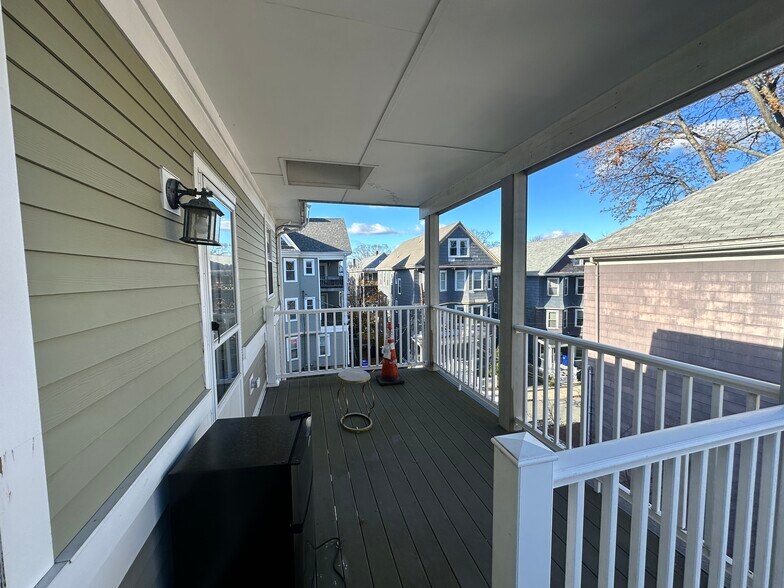 Building Photo - 99 Hillside St