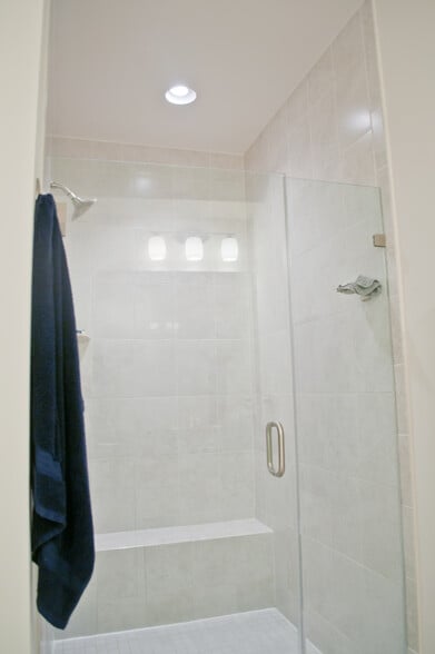 Master bathroom 2 - 3717 Ambrose Hills Rd