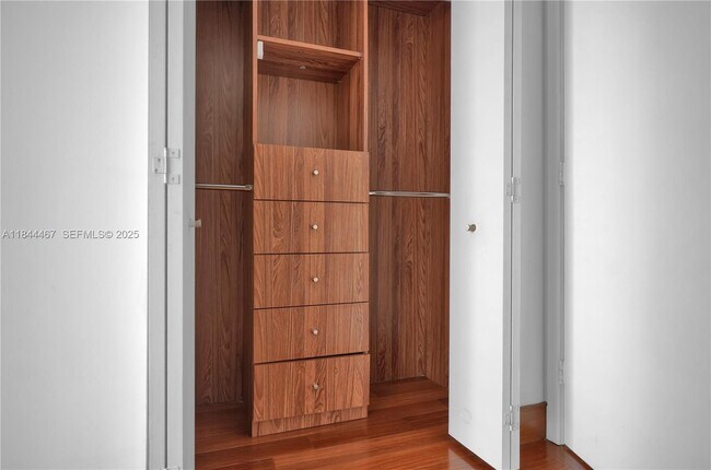 Building Photo - 901 Brickell Key Blvd