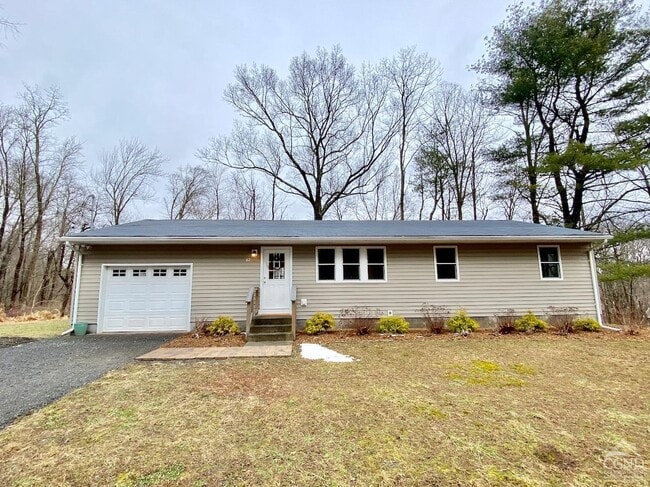 Building Photo - 62 Mahican Manor