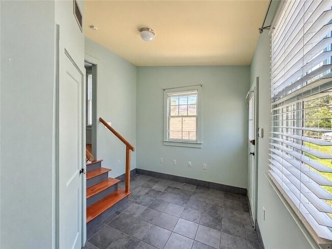 Building Photo - 442 Friscoville Ave