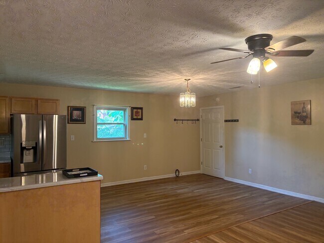 Building Photo - 816 W Gold Dust Dr