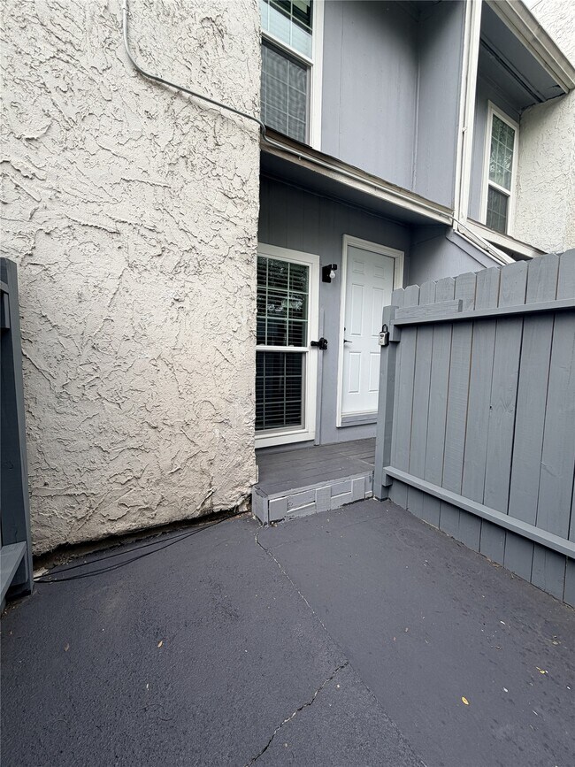 Building Photo - 9550 Deering Dr