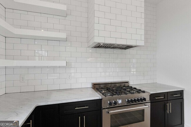 Building Photo - 98 Middle St