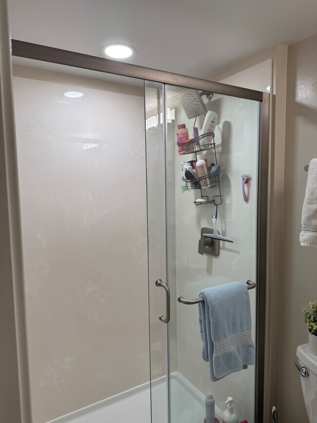 Building Photo - 686 Partridge Cir