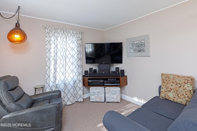 Building Photo - 1114 Wildwood Ave