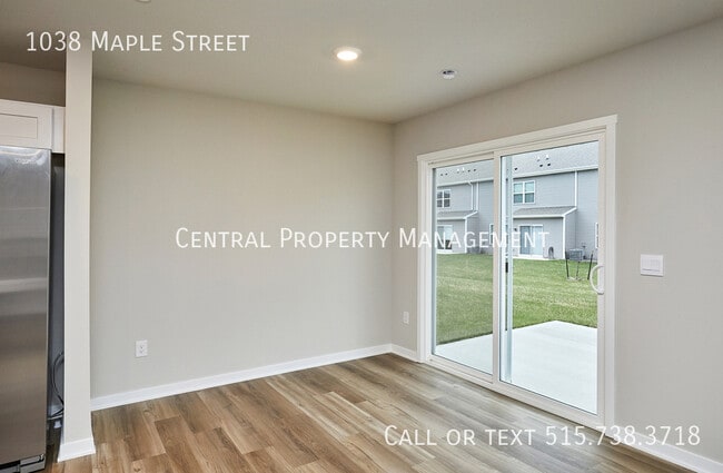 Building Photo - 1038 Maple St