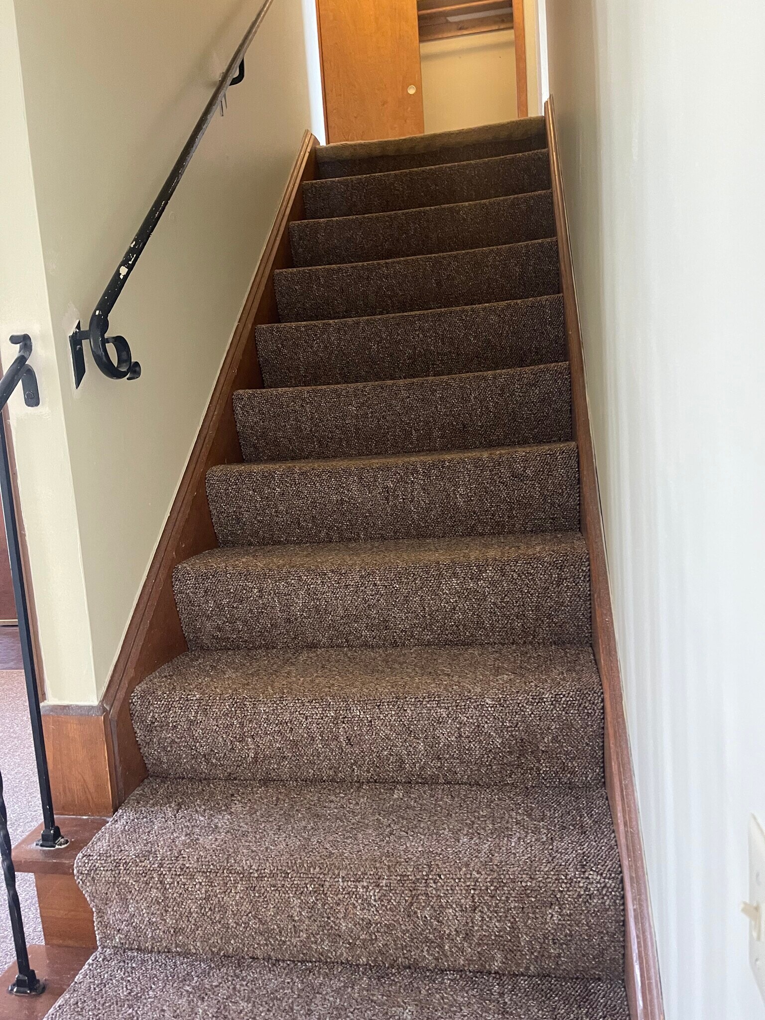 Building Photo - 225 Sunshine Dr