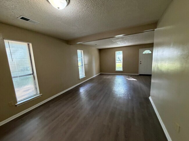Building Photo - 8401 Old Forge Rd