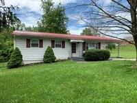 Building Photo - 3 Bedroom Close to Lewis Gale Hospital