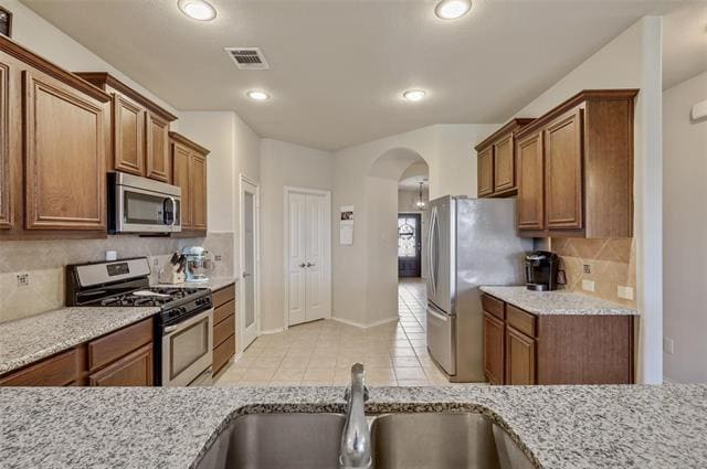 Building Photo - 3104 Oakcrest Dr