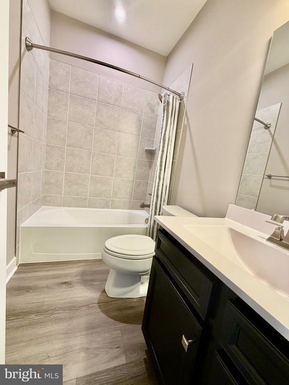 Building Photo - 149 Lawndale Dr