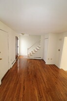 Building Photo - 20 Henderson Dr