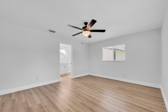 Building Photo - 1611 3rd Ave W
