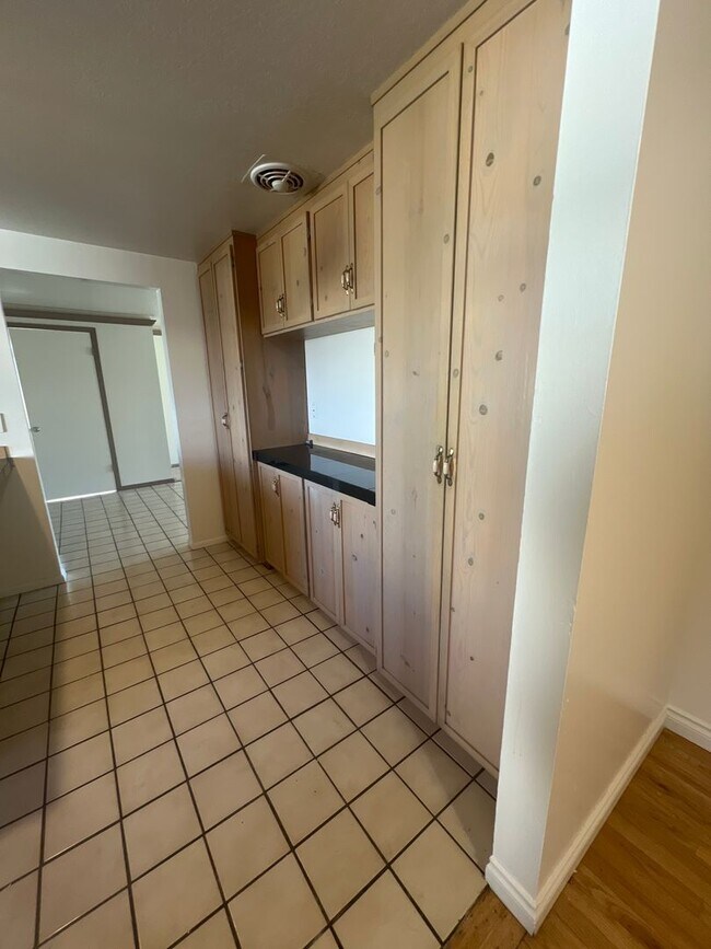 Building Photo - 120 N 55th Ave