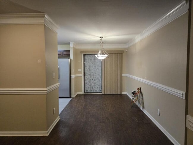 Building Photo - 460 Paxton Pl