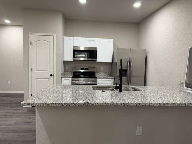 Building Photo - Spacious 2-Story 3BR Apartment Near Shopping, Parks & Major Highways in San Antonio