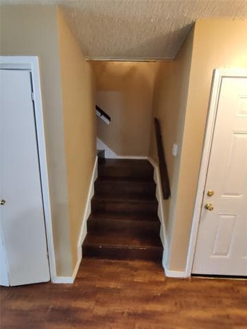 Building Photo - 130 Country Bend