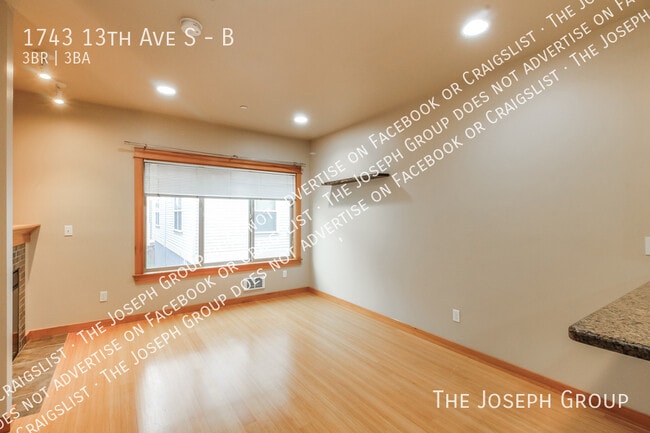 Building Photo - 1743 13th Ave S