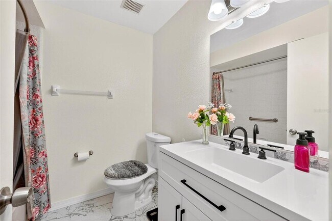 Building Photo - 5107 Deer Creek Dr