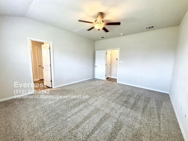 Building Photo - Spacious 4-Bedroom Home with Modern Comfor...