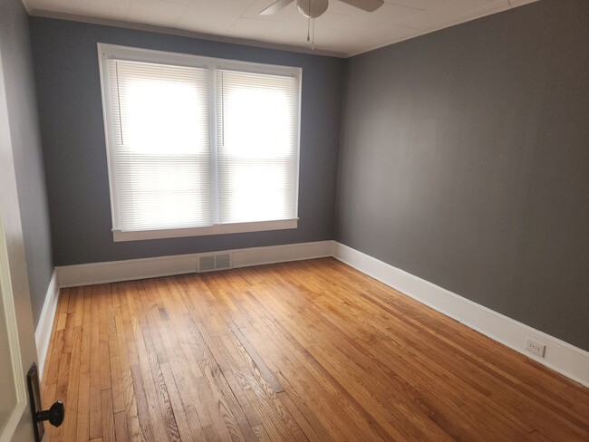 Building Photo - Left Side of Duplex