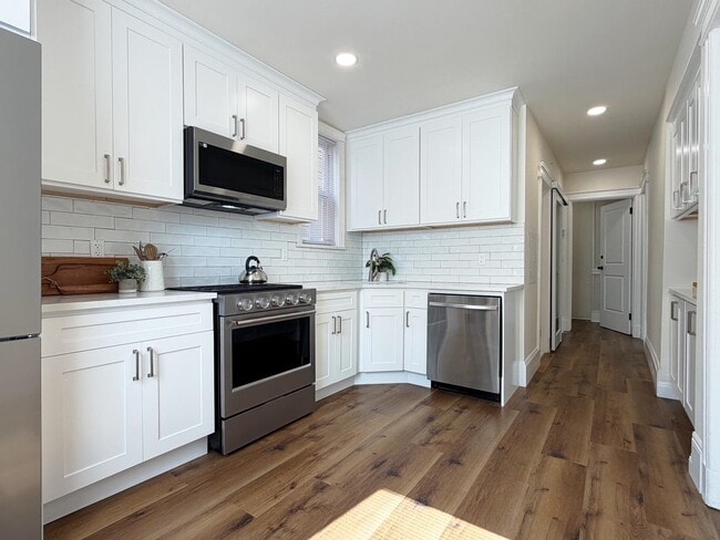 Building Photo - 1918 Kerrigan Ave