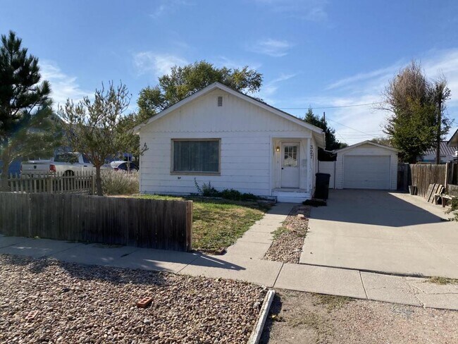 Primary Photo - 327 N 8th Avenue