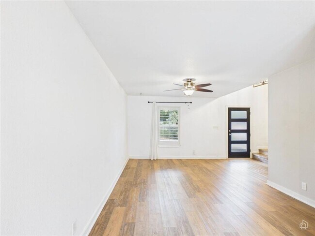 Building Photo - 6211 Manor Rd