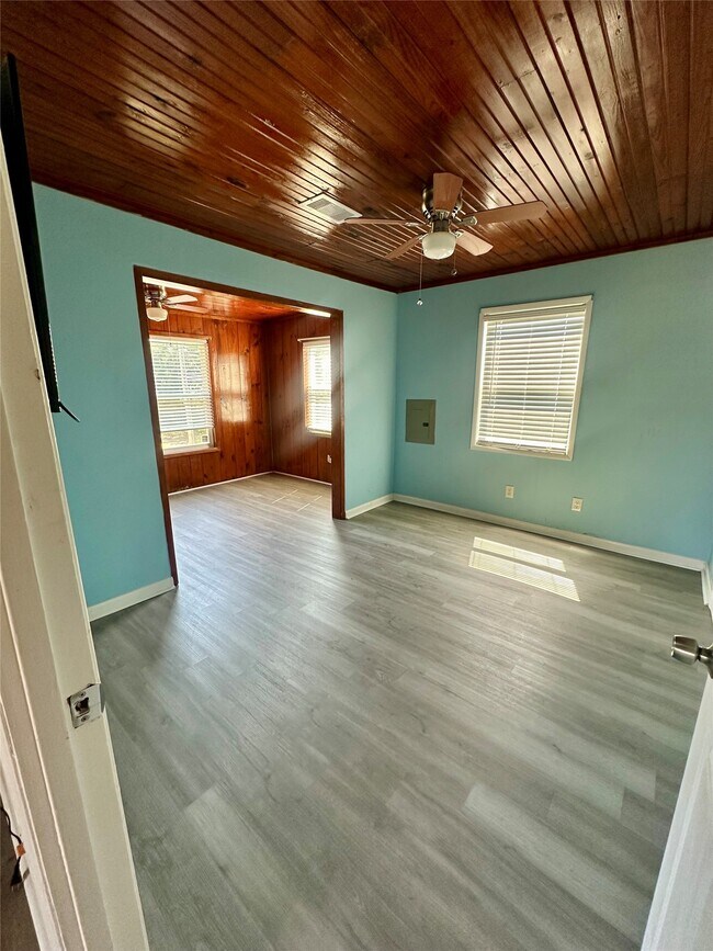 Building Photo - 236 3rd St