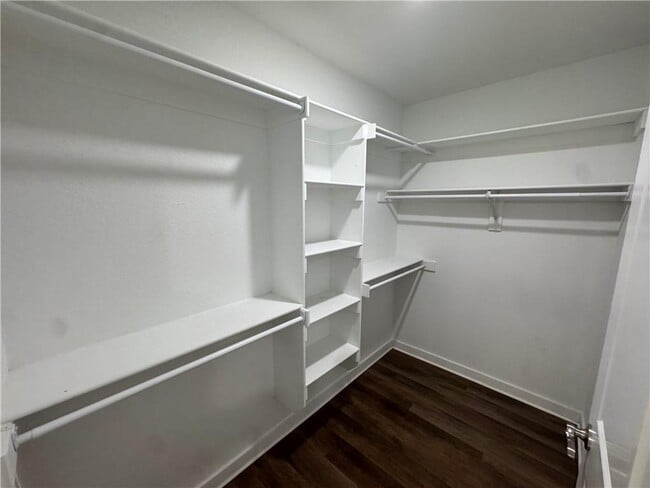 Building Photo - 4401 W Havana Ave