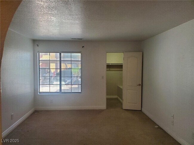 Building Photo - 2700 N Rainbow Blvd