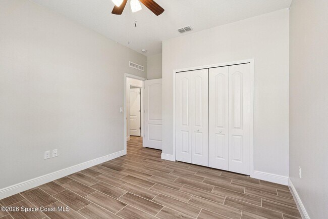 Building Photo - 5290 Hebron Dr