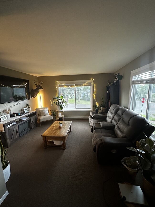 Building Photo - Yoder Duplex