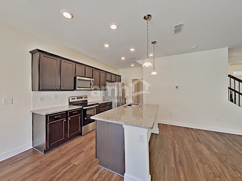 Building Photo - 8595 Highfield Ave