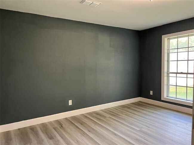 Building Photo - 9126 Troulon Dr
