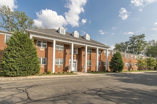 Building Photo - 530 Park Ave